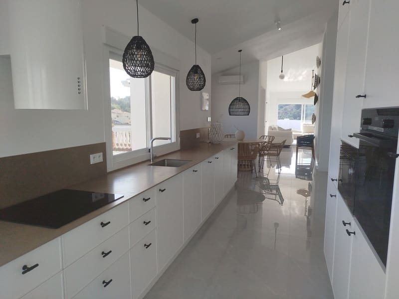 3 sypialnia Willa na sprzedaż w Mijas Costa z basenem garażem - 950 000 € (Ref: 8640852)