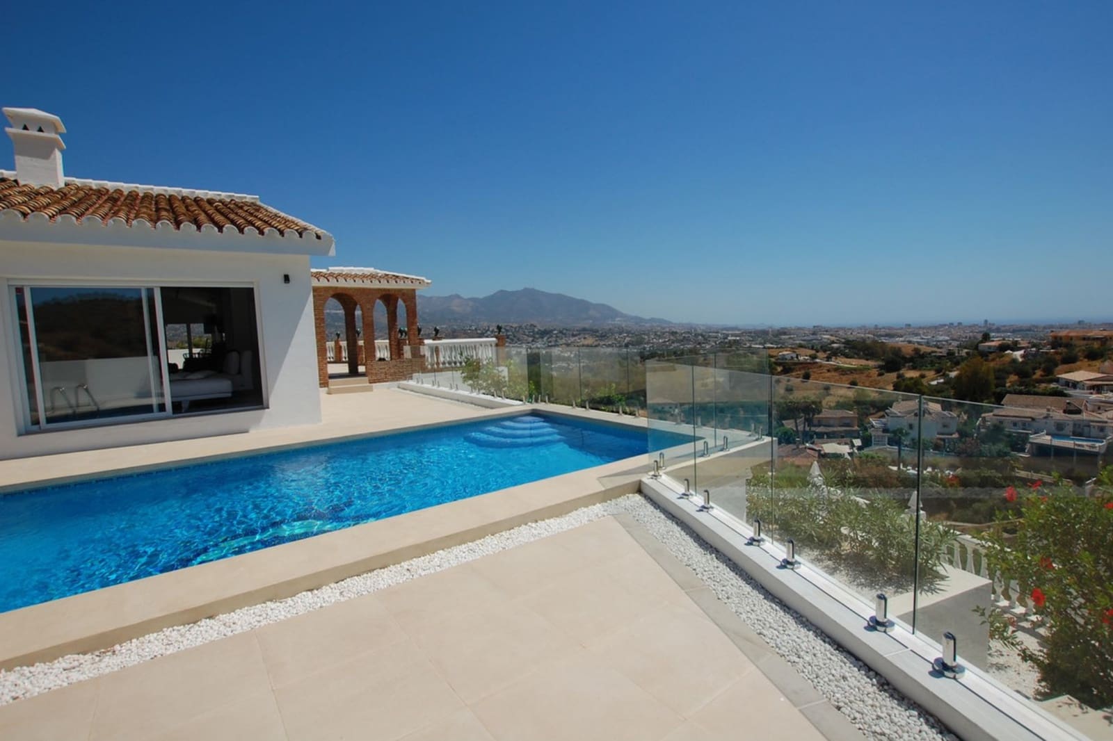 3 bedroom Villa for sale in Mijas Costa with pool garage - € 995,000 (Ref: 8640852)
