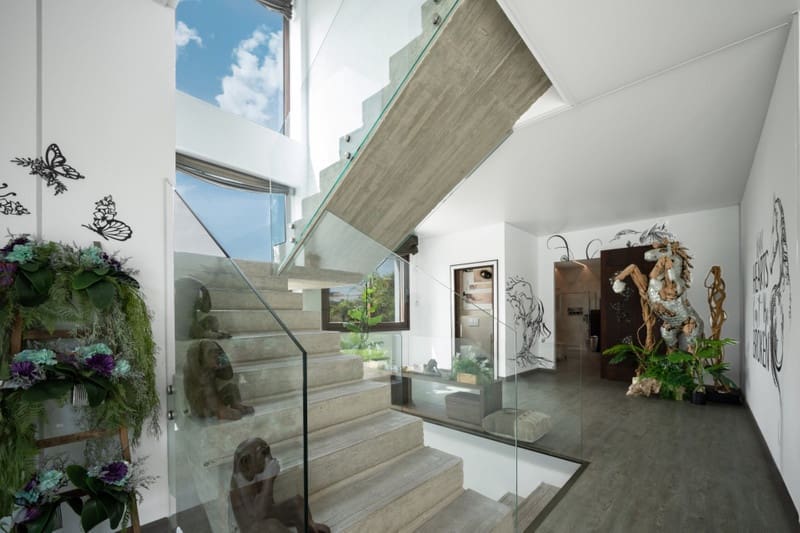 5 bedroom Villa for sale in Benahavis with pool garage - € 3,950,000 (Ref: 8644784)