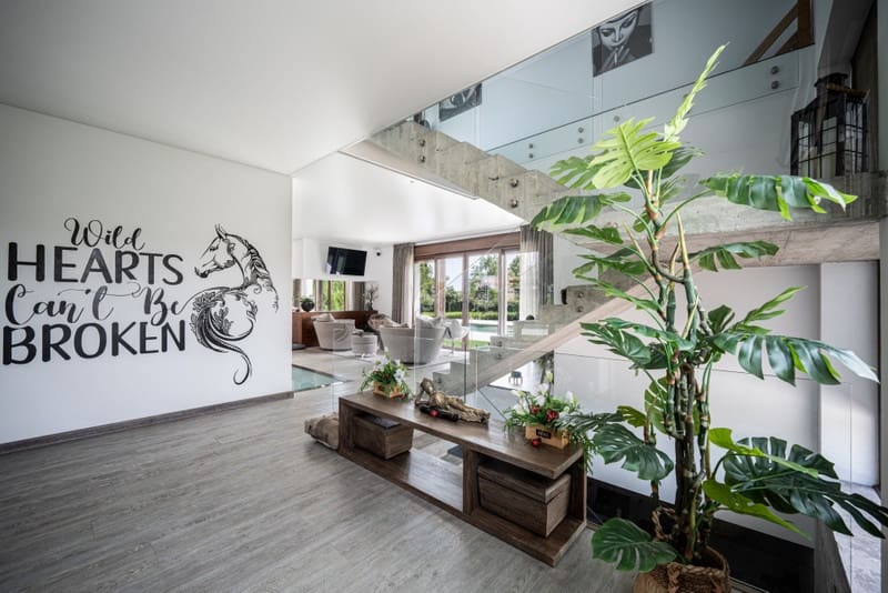 5 bedroom Villa for sale in Benahavis with pool garage - € 3,950,000 (Ref: 8644784)