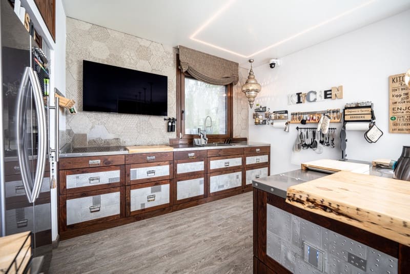 5 bedroom Villa for sale in Benahavis with pool garage - € 3,950,000 (Ref: 8644784)