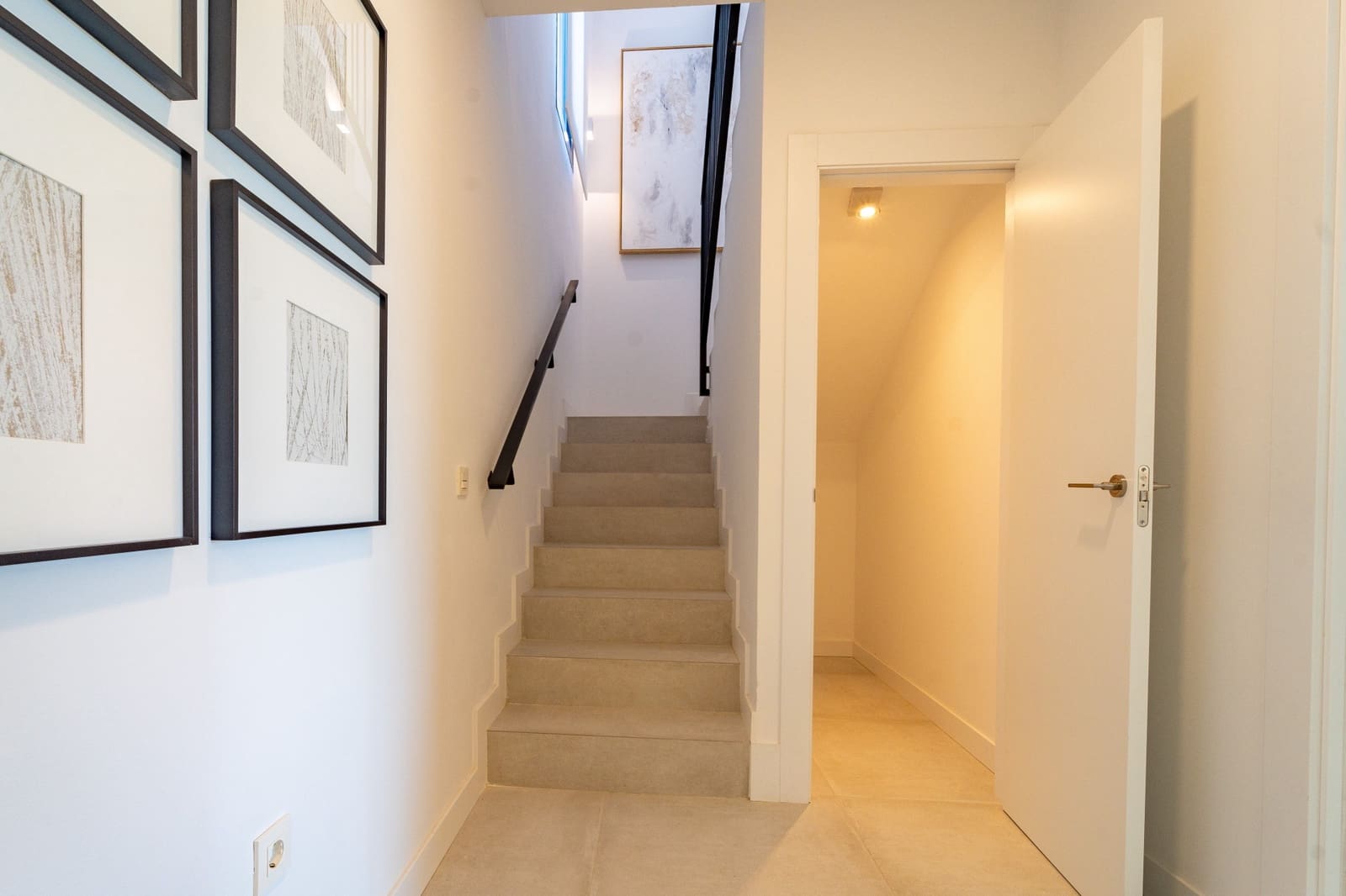 4 soveværelse Byhus til salg i El Chaparral med swimmingpool garage - € 759.000 (Ref: 8648139)