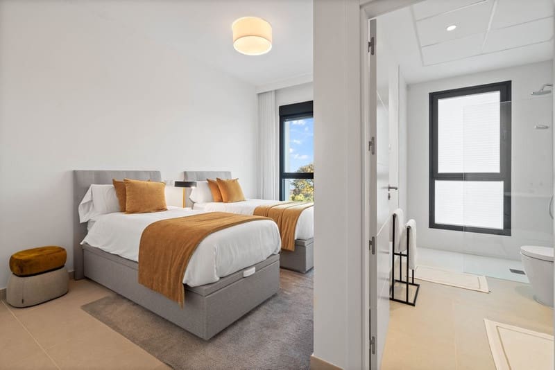 4 soveværelse Semi-Rækkehus til salg i Casares med swimmingpool garage - € 995.000 (Ref: 8652152)