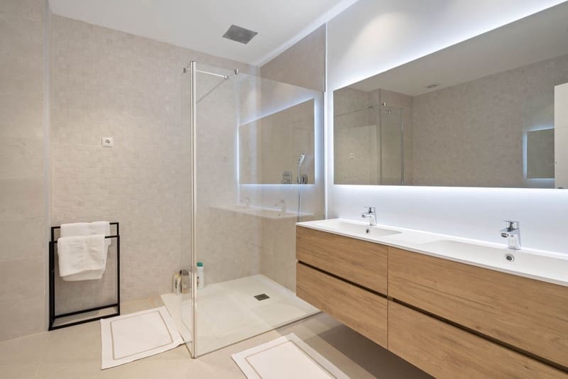 4 soveværelse Semi-Rækkehus til salg i Casares med swimmingpool garage - € 995.000 (Ref: 8652152)