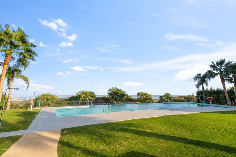 4 soveværelse Semi-Rækkehus til salg i Casares med swimmingpool garage - € 995.000 (Ref: 8652152)