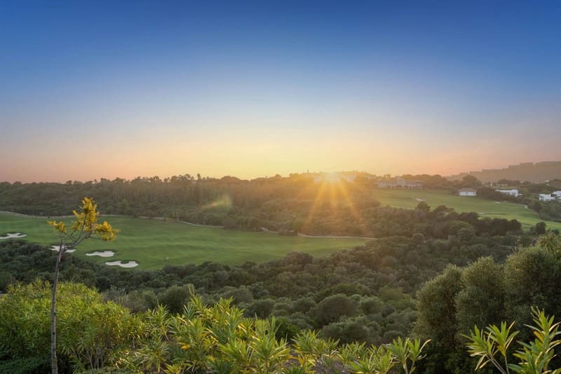 4 soveværelse Semi-Rækkehus til salg i Casares med swimmingpool garage - € 995.000 (Ref: 8652152)