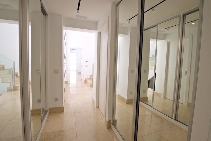 6 bedroom Villa for sale in Marbella with pool garage - € 4,500,000 (Ref: 8654776)