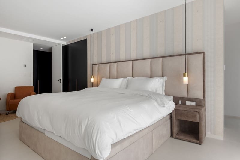 6 bedroom Villa for sale in El Paraiso with pool garage - € 6,200,000 (Ref: 8662193)