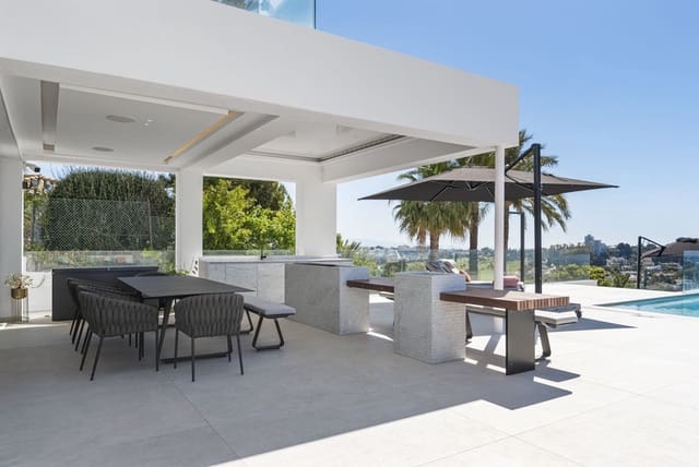 6 soverom Villa til salgs i El Paraiso, Estepona med svømmebasseng garasje - € 4 980 000 (Ref: 8662193)