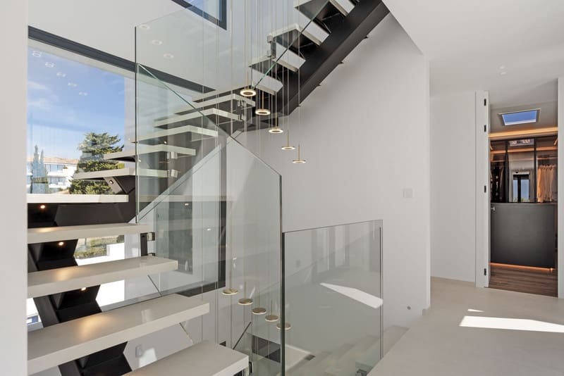 6 chambre Villa/Maison à vendre à El Paraiso avec piscine garage - 4 980 000 € (Ref: 8662193)