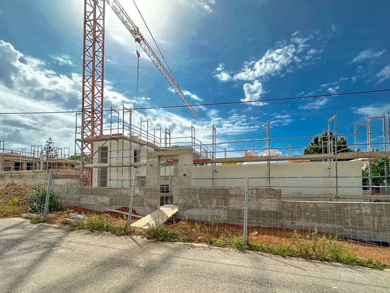 Chalet de 4 habitaciones en El Chaparral en venta con piscina garaje - 1.995.000 € (Ref: 8684671)