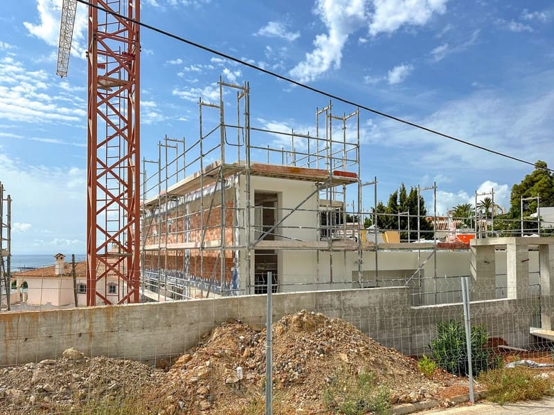 Chalet de 4 habitaciones en El Chaparral en venta con piscina garaje - 1.995.000 € (Ref: 8684671)