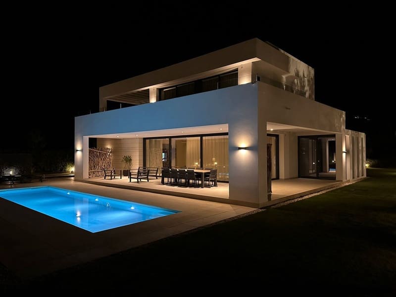 3 sovrum Villa till salu i Mijas Costa med pool garage - 2 425 000 € (Ref: 8691273)