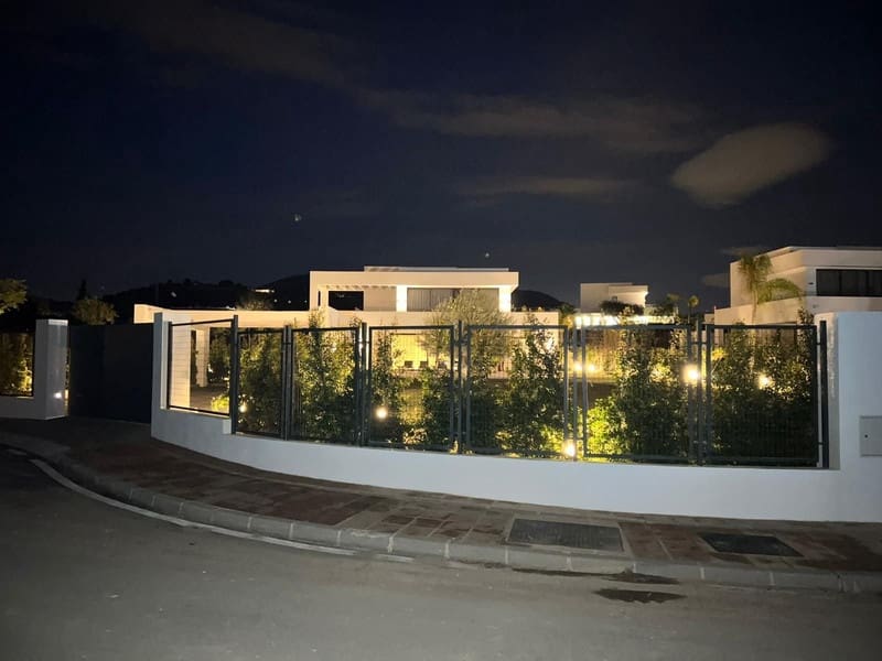 3 sovrum Villa till salu i Mijas Costa med pool garage - 2 425 000 € (Ref: 8691273)