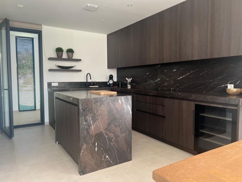 3 makuuhuone Huvila myytävänä paikassa Mijas Costa mukana uima-altaan 
autotalli - 2 425 000 € (Ref: 8691273)