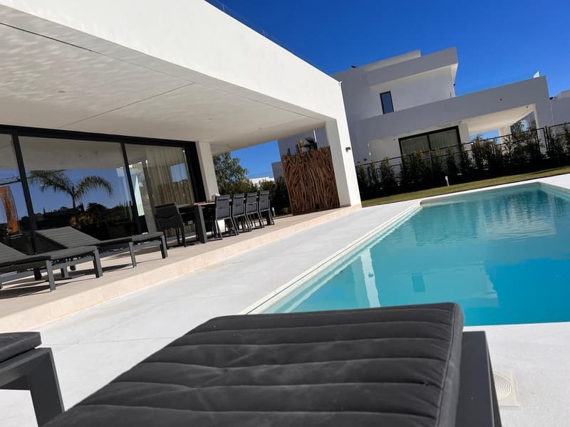 3 makuuhuone Huvila myytävänä paikassa Mijas Costa mukana uima-altaan 
autotalli - 2 425 000 € (Ref: 8691273)