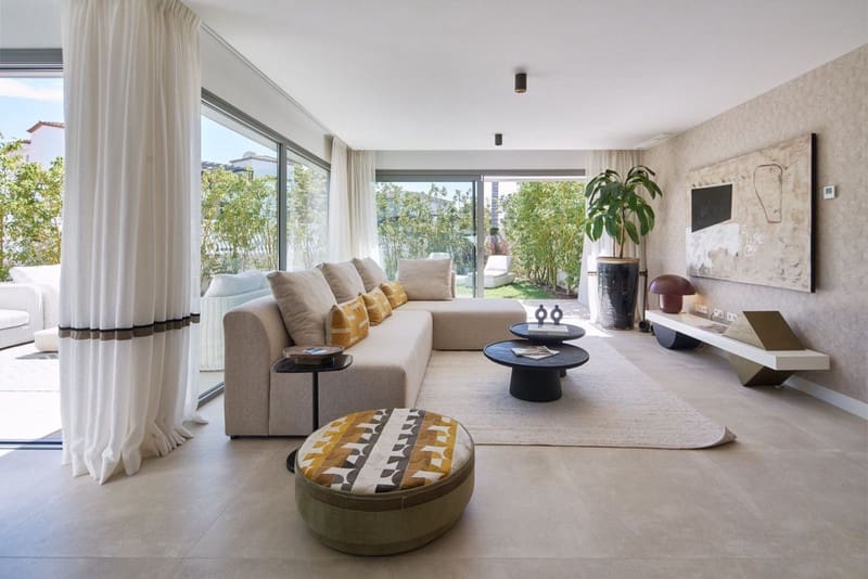 4 soveværelse Semi-Rækkehus til salg i El Chaparral med swimmingpool garage - € 1.069.000 (Ref: 8691276)