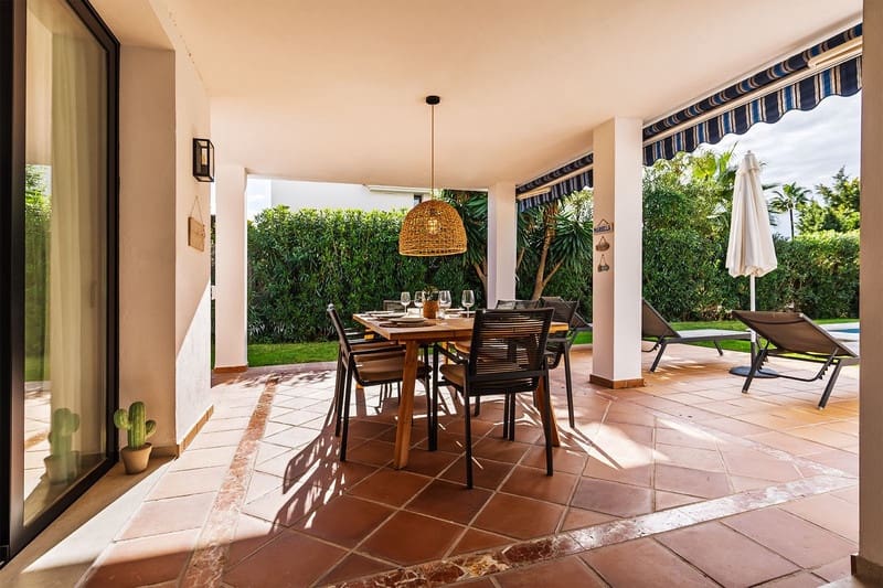 4 bedroom Villa for sale in Nueva Andalucia with pool garage - € 2,650,000 (Ref: 8712640)
