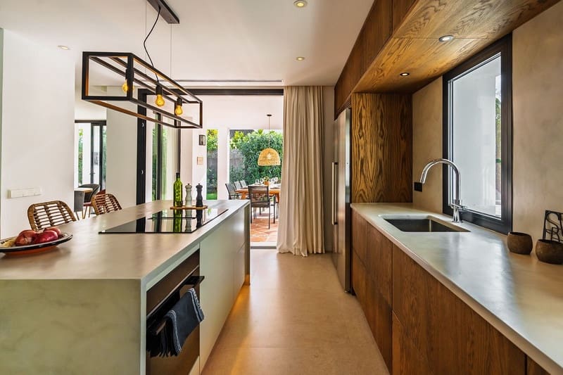 4 bedroom Villa for sale in Nueva Andalucia with pool garage - € 2,650,000 (Ref: 8712640)