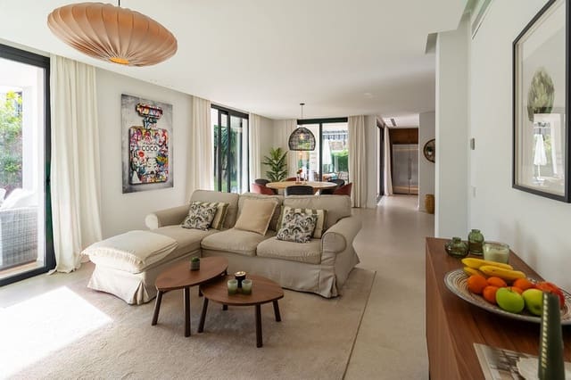 Chalet de 4 habitaciones en Nueva Andalucia, Marbella en venta con piscina garaje - 2.650.000 € (Ref: 8712640)