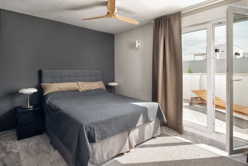 Ático de 3 habitaciones en Nueva Andalucia en venta con piscina garaje - 1.095.000 € (Ref: 8727502)