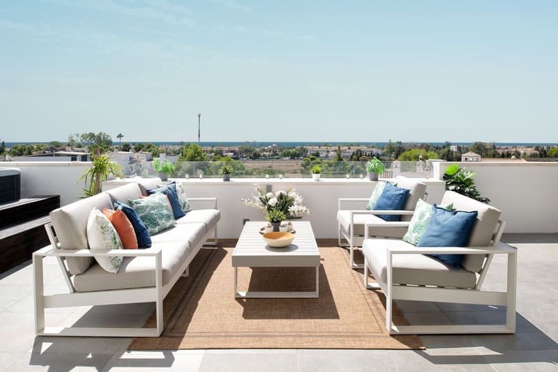 Ático de 3 habitaciones en Nueva Andalucia en venta con piscina garaje - 1.095.000 € (Ref: 8727502)