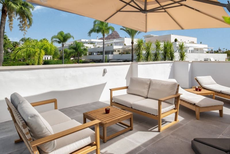 3 bedroom Penthouse for sale in Nueva Andalucia with pool garage - € 1,095,000 (Ref: 8727502)