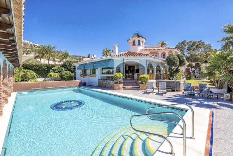 6 soveværelse Villa til salg i Benalmadena Costa med swimmingpool garage - € 1.490.000 (Ref: 8727503)