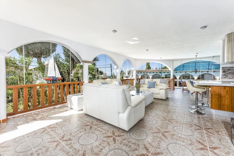 6 makuuhuone Huvila myytävänä paikassa Benalmadena Costa mukana uima-altaan 
autotalli - 1 390 000 € (Ref: 8727503)