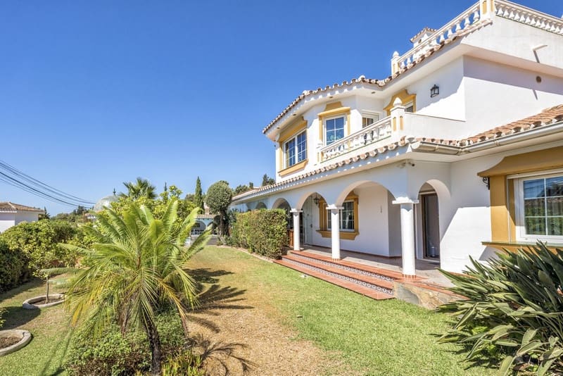 6 makuuhuone Huvila myytävänä paikassa Benalmadena Costa mukana uima-altaan 
autotalli - 1 390 000 € (Ref: 8727503)
