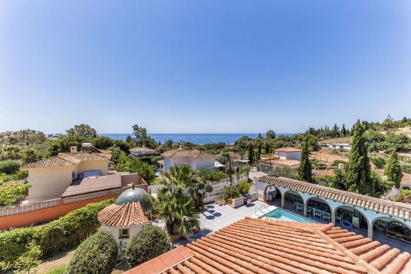 6 makuuhuone Huvila myytävänä paikassa Benalmadena Costa mukana uima-altaan 
autotalli - 1 390 000 € (Ref: 8727503)
