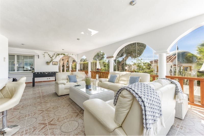 6 makuuhuone Huvila myytävänä paikassa Benalmadena Costa mukana uima-altaan 
autotalli - 1 390 000 € (Ref: 8727503)