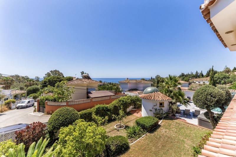 6 makuuhuone Huvila myytävänä paikassa Benalmadena Costa mukana uima-altaan 
autotalli - 1 390 000 € (Ref: 8727503)