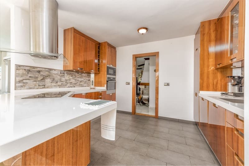 6 makuuhuone Huvila myytävänä paikassa Benalmadena Costa mukana uima-altaan 
autotalli - 1 390 000 € (Ref: 8727503)