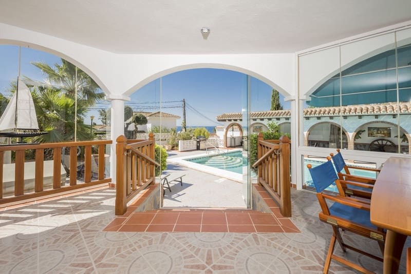 6 makuuhuone Huvila myytävänä paikassa Benalmadena Costa mukana uima-altaan 
autotalli - 1 390 000 € (Ref: 8727503)