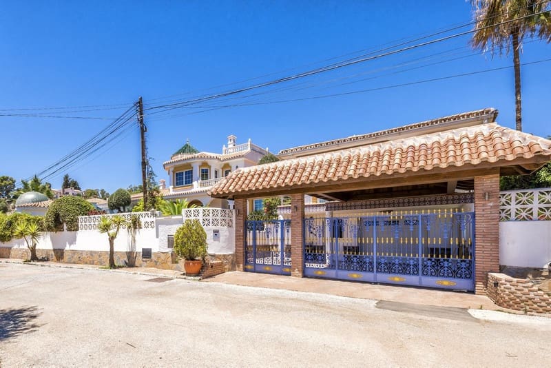 6 makuuhuone Huvila myytävänä paikassa Benalmadena Costa mukana uima-altaan 
autotalli - 1 390 000 € (Ref: 8727503)