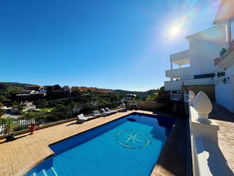 8 bedroom Villa for sale in Marbella with pool garage - € 1,450,000 (Ref: 8727505)