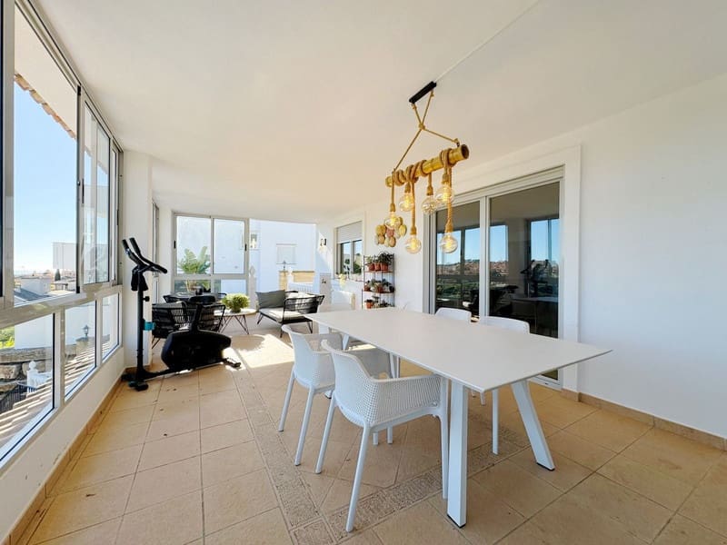 8 bedroom Villa for sale in Marbella with pool garage - € 1,450,000 (Ref: 8727505)