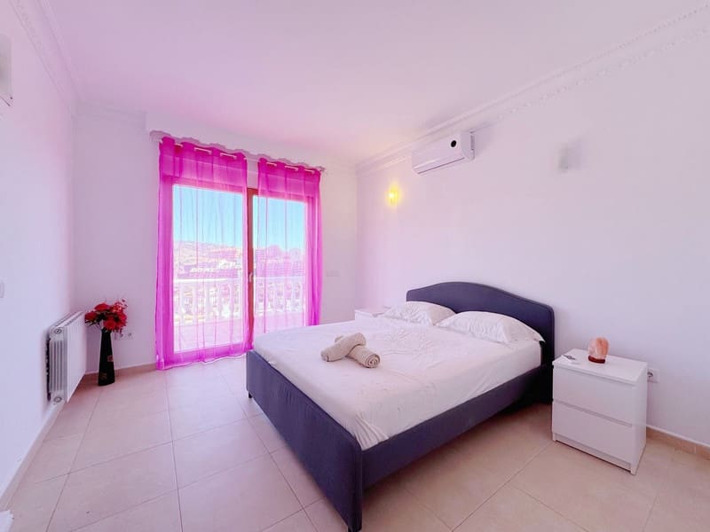 8 bedroom Villa for sale in Marbella with pool garage - € 1,450,000 (Ref: 8727505)