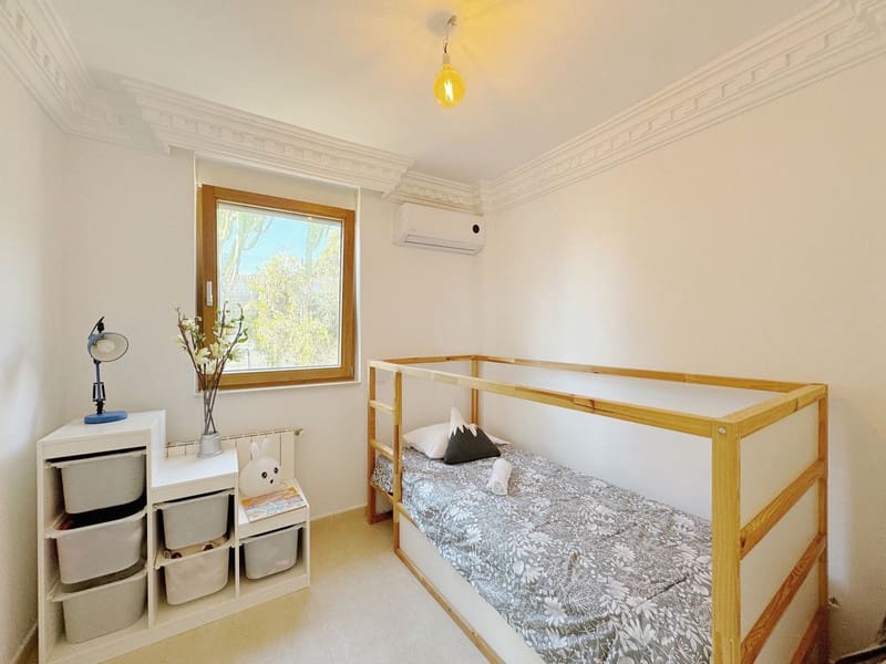 8 bedroom Villa for sale in Marbella with pool garage - € 1,450,000 (Ref: 8727505)