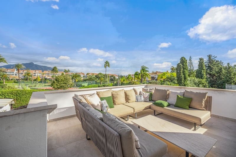 6 soverom Villa til salgs i Guadalmina med svømmebasseng garasje - € 3 250 000 (Ref: 8729264)