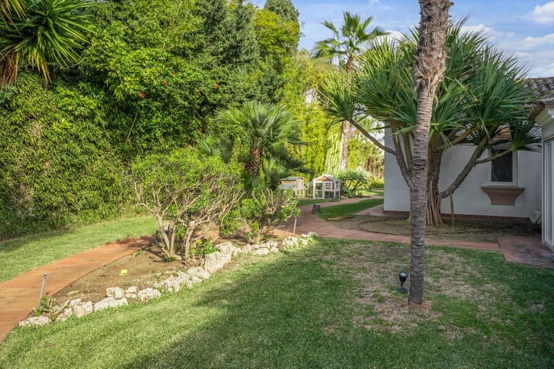 6 soverom Villa til salgs i Guadalmina med svømmebasseng garasje - € 3 250 000 (Ref: 8729264)