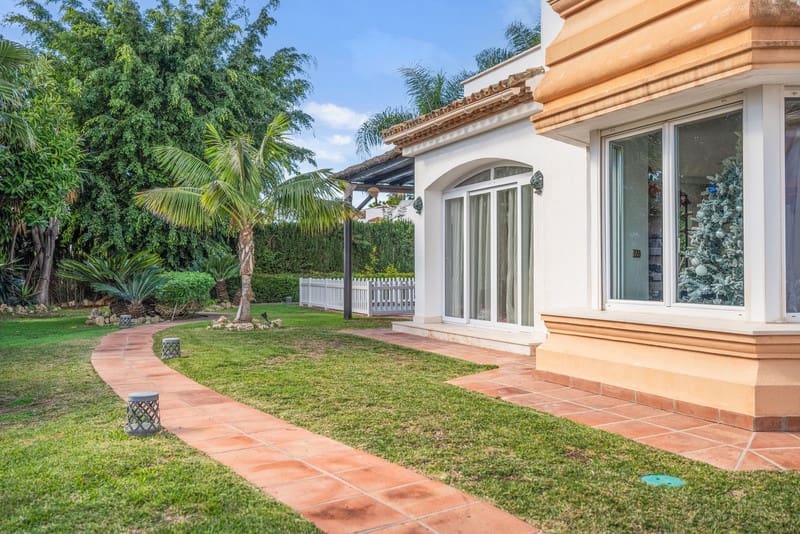 6 soverom Villa til salgs i Guadalmina med svømmebasseng garasje - € 3 250 000 (Ref: 8729264)