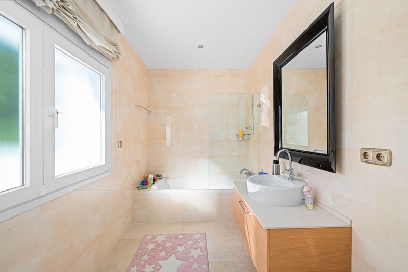 6 soverom Villa til salgs i Guadalmina med svømmebasseng garasje - € 3 250 000 (Ref: 8729264)