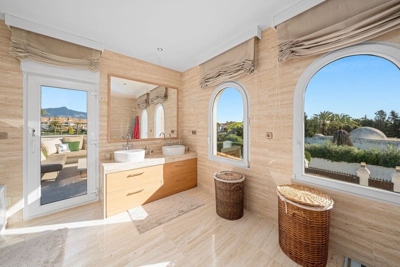 6 soverom Villa til salgs i Guadalmina med svømmebasseng garasje - € 3 250 000 (Ref: 8729264)