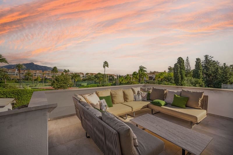 6 soverom Villa til salgs i Guadalmina med svømmebasseng garasje - € 3 250 000 (Ref: 8729264)