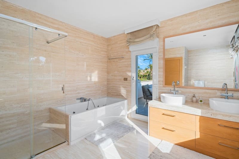 6 soverom Villa til salgs i Guadalmina med svømmebasseng garasje - € 3 250 000 (Ref: 8729264)