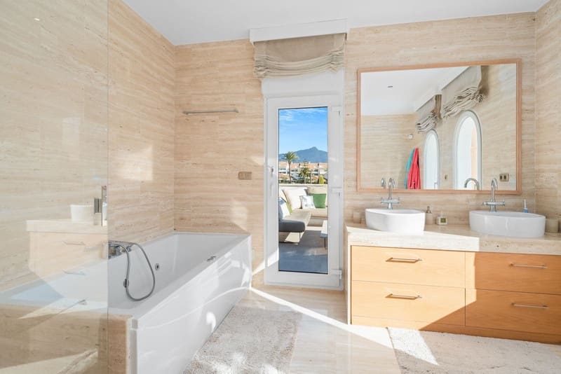 6 soverom Villa til salgs i Guadalmina med svømmebasseng garasje - € 3 250 000 (Ref: 8729264)