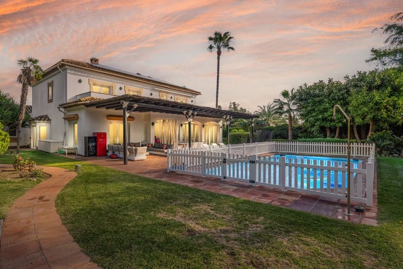 6 soverom Villa til salgs i Guadalmina med svømmebasseng garasje - € 3 250 000 (Ref: 8729264)