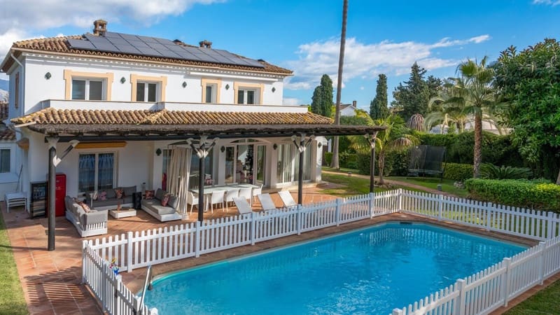 6 soverom Villa til salgs i Guadalmina med svømmebasseng garasje - € 3 250 000 (Ref: 8729264)